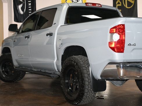 Used 2019 Toyota Tundra SR5 w/ SR5 Upgrade Package AWD/4WD image 55