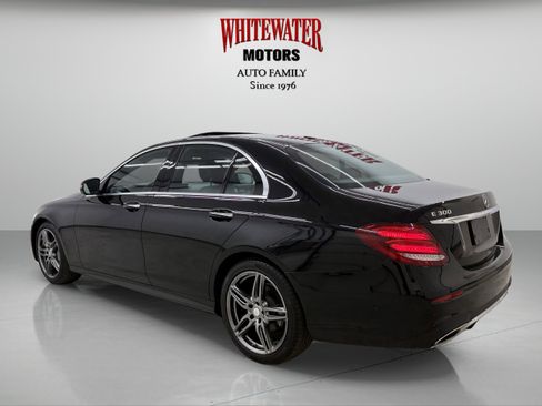 Used 2017 Mercedes-Benz E 300 4MATIC image 2