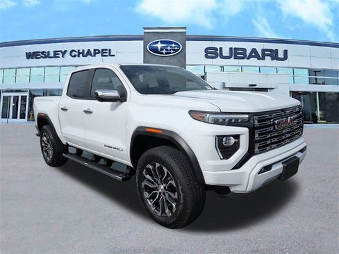 Used 2024 GMC Canyon Denali image 2