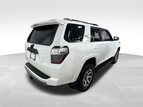 Used 2022 Toyota 4Runner TRD Off-Road Premium AWD/4WD image 10