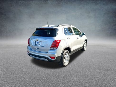 Used 2017 Chevrolet Trax LT w/ LT Convenience Package image 16