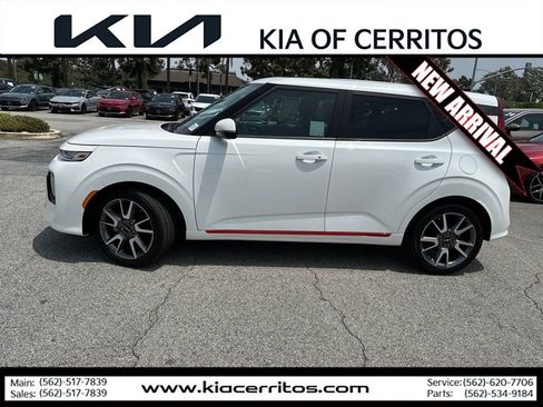 Certified 2022 Kia Soul GT-Line FWD image 2