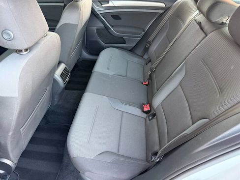 Used 2017 Volkswagen e-Golf SE w/ DC Fast Charging Package image 11