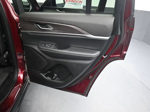 Used 2023 Jeep Grand Cherokee Limited AWD/4WD image 13