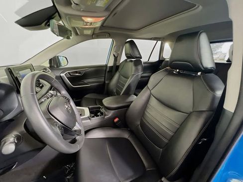 Used 2019 Toyota RAV4 XLE Premium FWD image 19