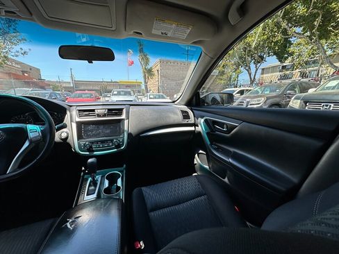 Used 2016 Nissan Altima 2.5 SV FWD image 14