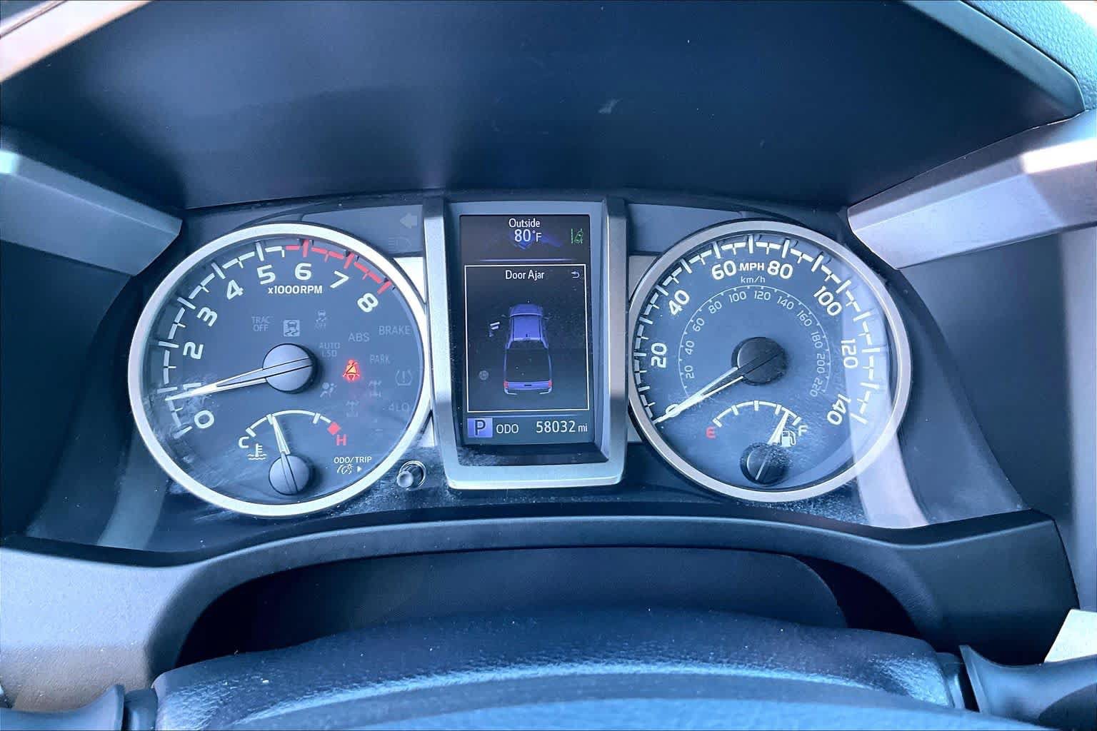 Used 2020 Toyota Tacoma SR5 RWD image 26