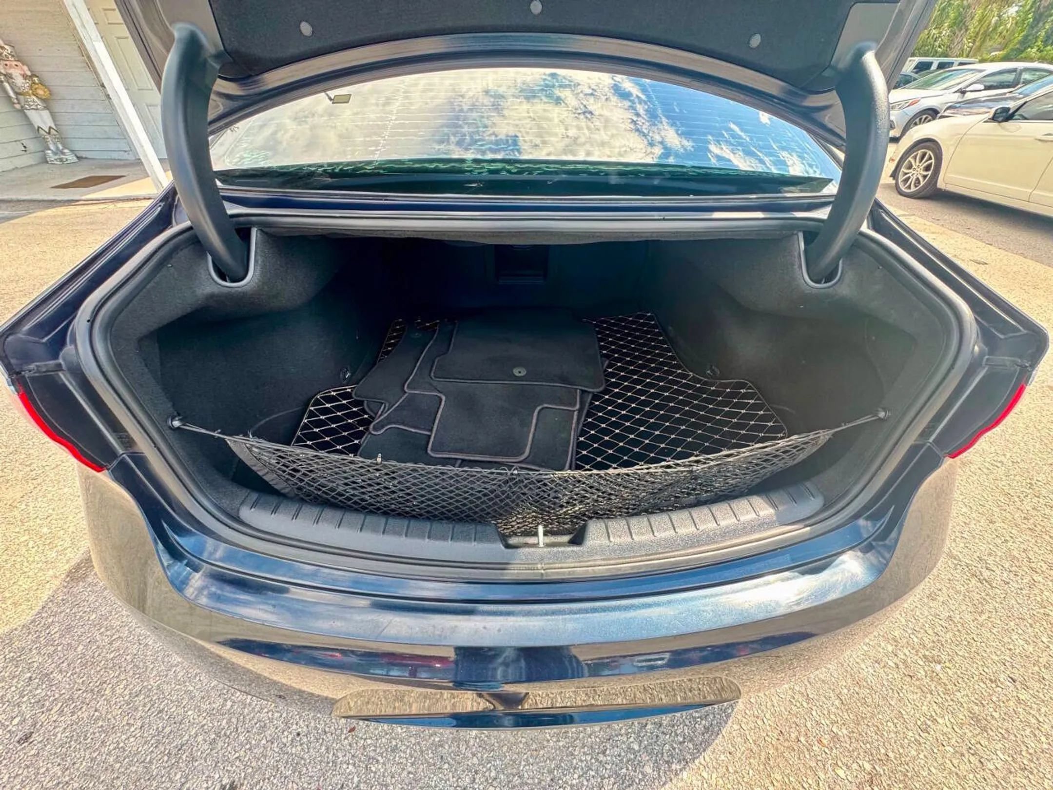 Used 2017 Kia Cadenza Premium FWD image 18