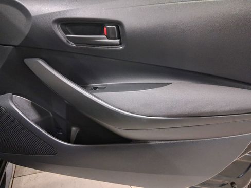 Used 2022 Toyota Corolla LE FWD image 19