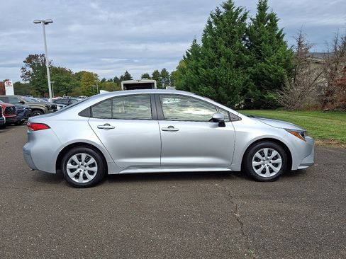 Certified 2022 Toyota Corolla LE image 7