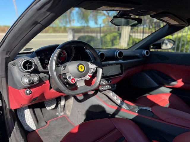 Used 2019 Ferrari Portofino RWD image 10