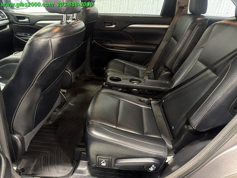 Used 2016 Toyota Highlander XLE AWD/4WD image 9