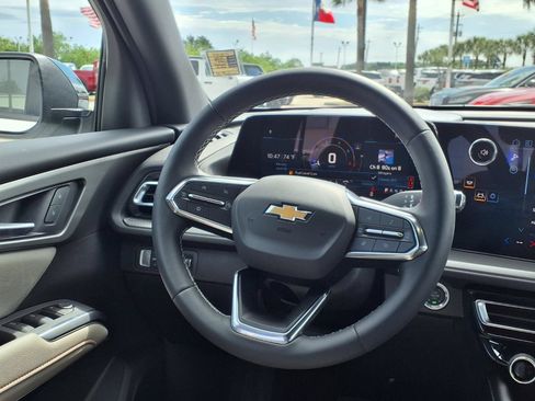 Used 2026 Chevrolet Traverse LT w/ Driver Confidence Package FWD image 22