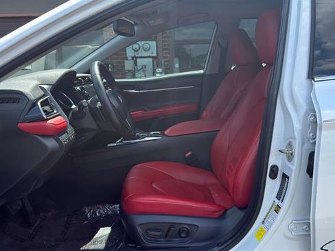 Used 2019 Toyota Camry XSE FWD image 11