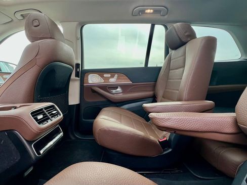 Used 2024 Mercedes-Benz GLS 450 4MATIC image 16