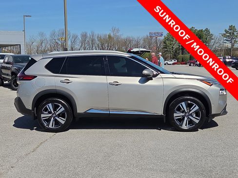 Used 2023 Nissan Rogue SL w/ SL Premium Package image 6