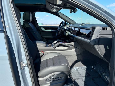 New 2026 Porsche Cayenne Coupe image 22