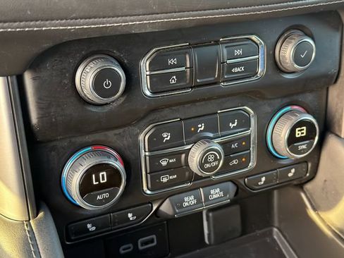 Used 2024 Chevrolet Tahoe LT w/ Luxury Package AWD/4WD image 18