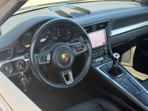 Certified 2018 Porsche 911 Carrera RWD image 4