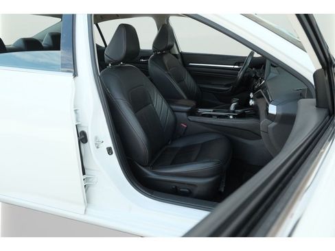 Used 2023 Nissan Altima 2.0 SR FWD image 29