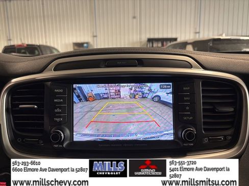 Used 2019 Kia Sorento SX image 23