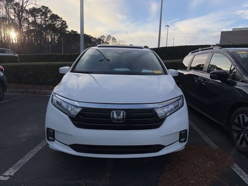 Used 2023 Honda Odyssey EX-L image 2