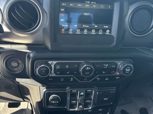 Used 2020 Jeep Gladiator Sport w/ Quick Order Package 24S image 9