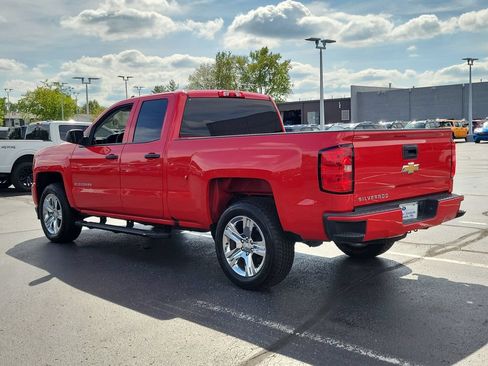 Used 2018 Chevrolet Silverado 1500 Custom w/ Custom Convenience Package RWD image 6
