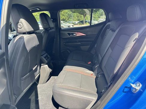 Used 2025 Chevrolet Equinox EV RS w/ LPO, All-Weather Mat Package FWD image 18