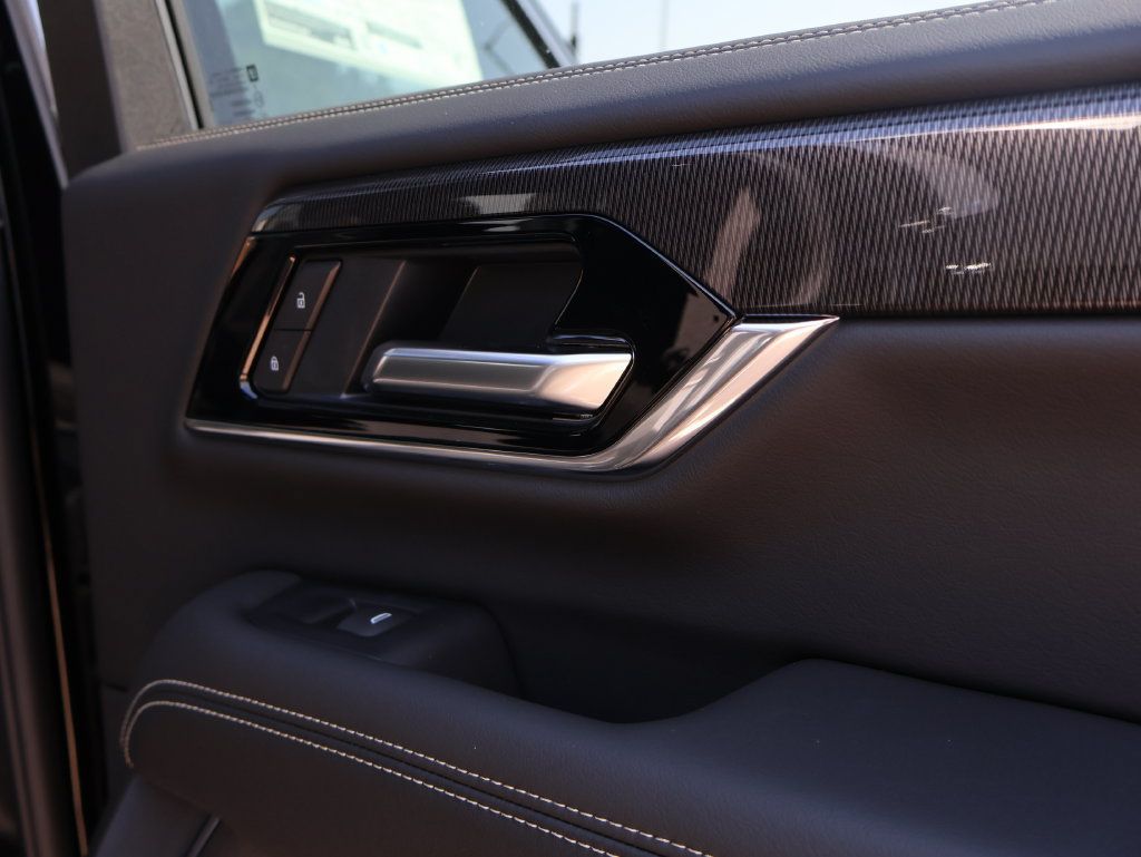 New 2026 GMC Yukon Elevation w/ LPO, Floor Liner Package AWD/4WD image 15