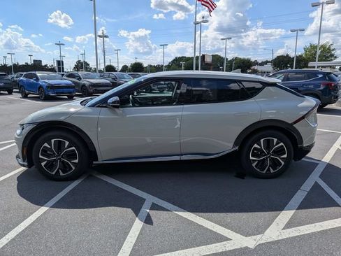 Used 2022 Kia EV6 Wind RWD image 6