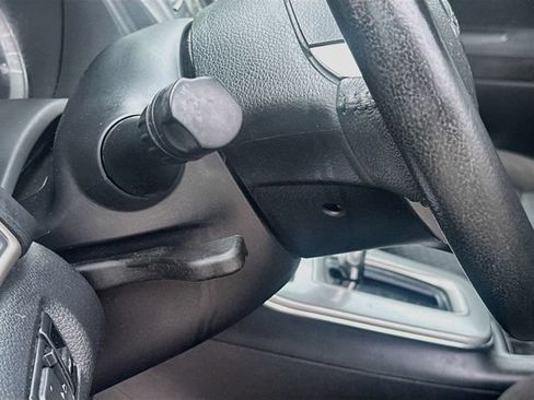 Used 2014 Nissan Sentra SR w/ SR Driver Package FWD image 11