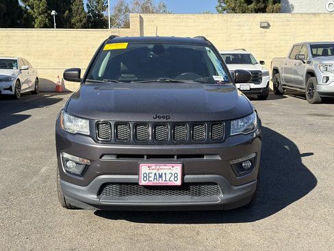 Used 2018 Jeep Compass Latitude w/ Popular Equipment Group FWD image 2