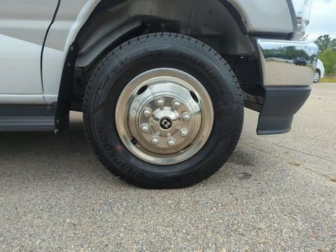 Used 2023 Ford E-450 and Econoline 450 Super Duty w/ Motorhome Prep Package image 41