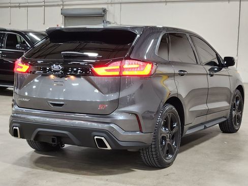 Used 2019 Ford Edge ST image 9