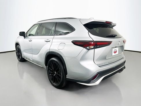 Certified 2025 Toyota Highlander XSE AWD/4WD image 7