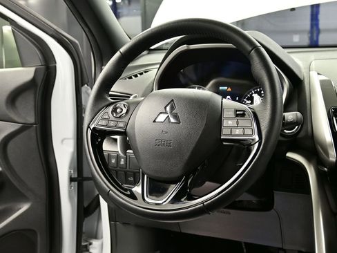 Used 2024 Mitsubishi Eclipse Cross SEL image 4