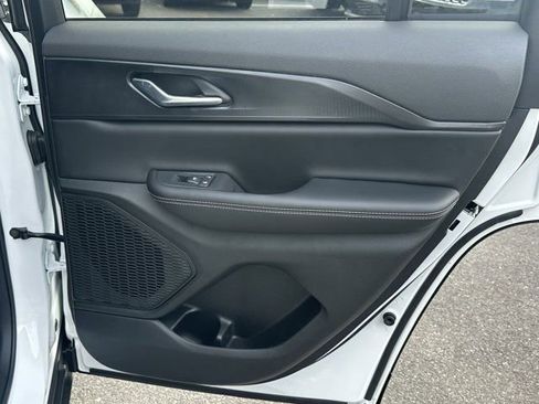 New 2025 Jeep Grand Cherokee Laredo image 18