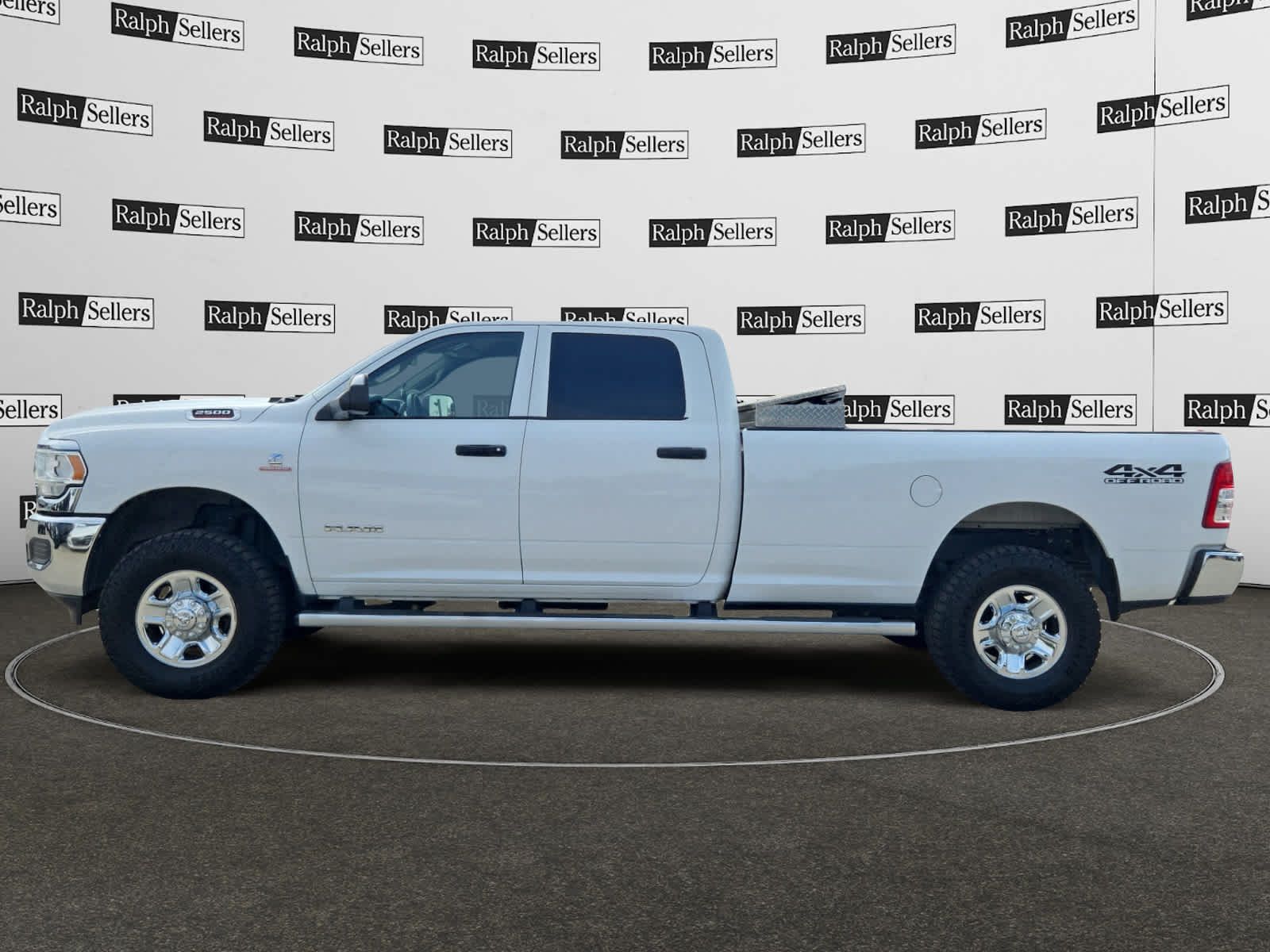 Used 2020 RAM 2500 Tradesman w/ Chrome Appearance Group AWD/4WD image 3