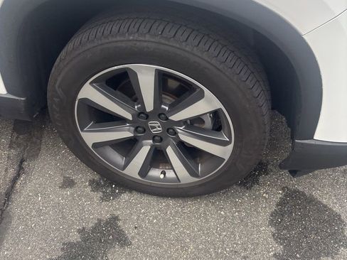 Used 2025 Honda Pilot Touring image 7