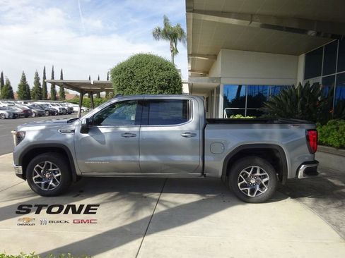 New 2026 GMC Sierra 1500 SLE image 5