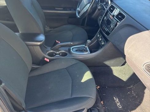 Used 2012 Chrysler 200 Touring image 20