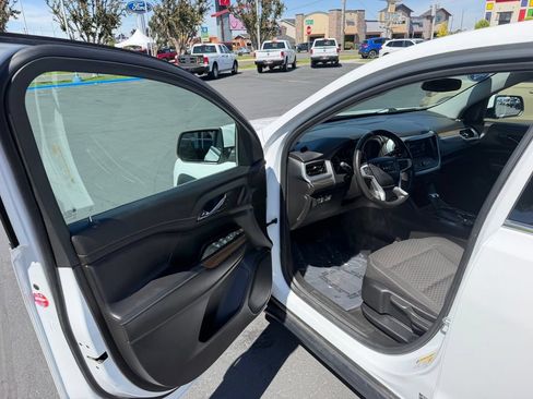 Used 2019 GMC Acadia SLE AWD/4WD image 14