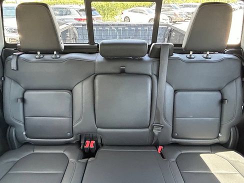 Used 2021 GMC Sierra 1500 SLT w/ SLT Premium Package RWD image 13