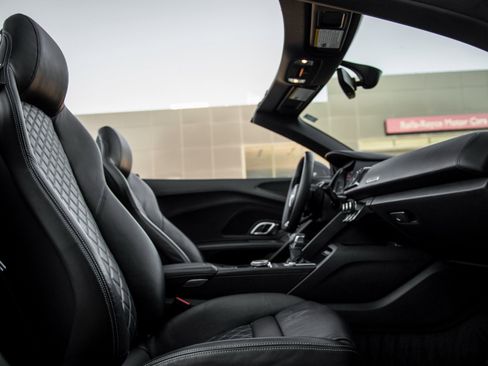 Used 2020 Audi R8 V10 image 34