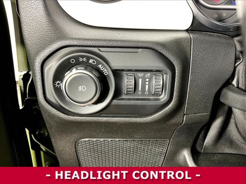 Used 2021 Jeep Wrangler Unlimited Sport AWD/4WD image 37