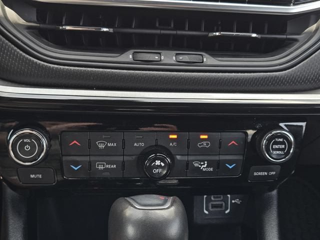 Used 2024 Jeep Compass Trailhawk AWD/4WD image 19