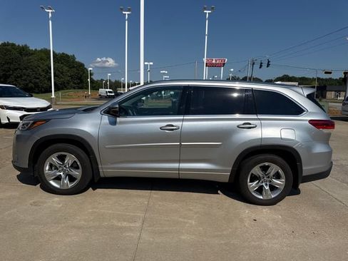 Used 2019 Toyota Highlander Limited AWD/4WD image 2