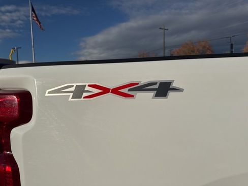 Used 2024 Chevrolet Silverado 2500 LT image 12