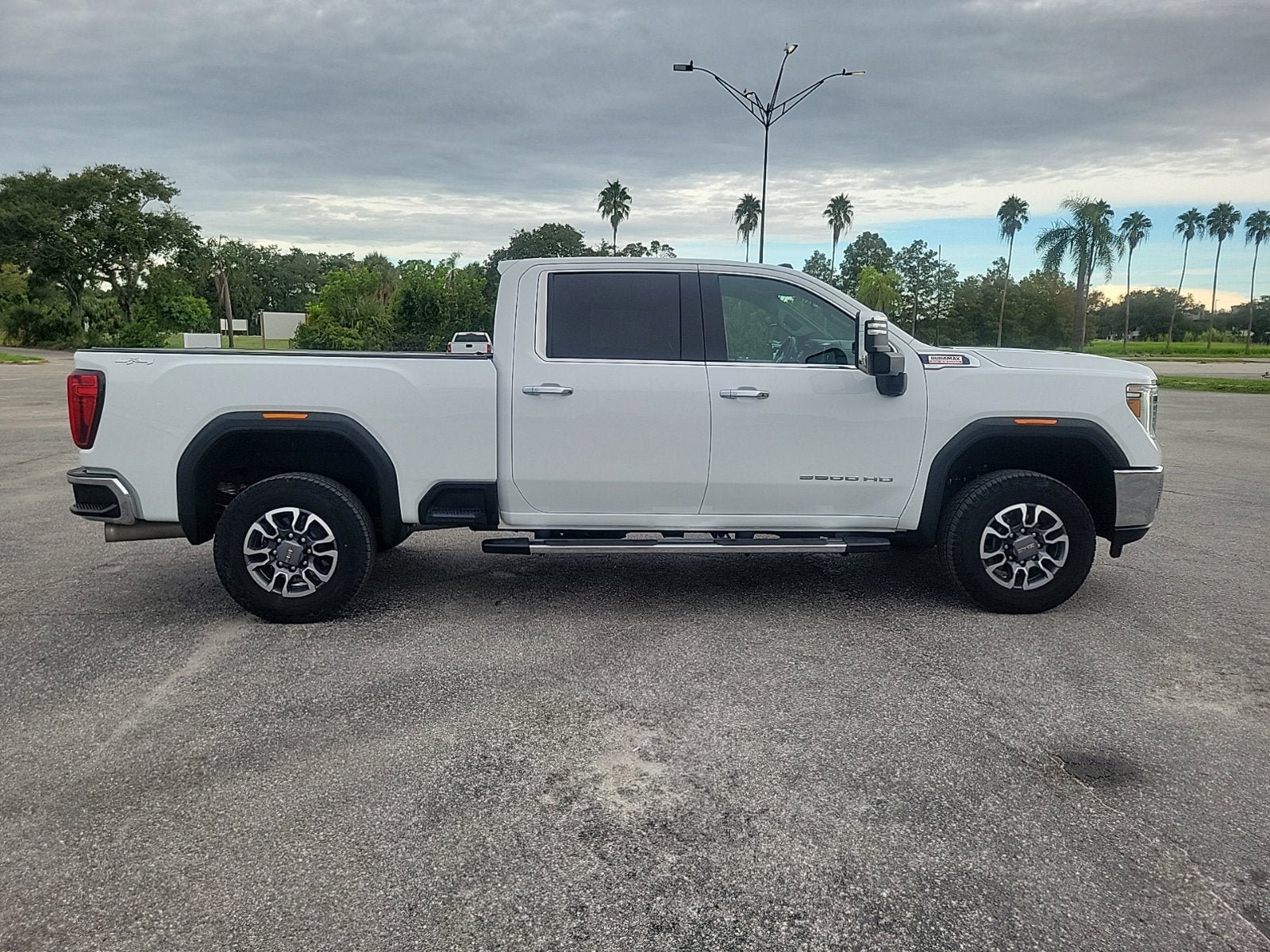 Used 2021 GMC Sierra 2500 SLT w/ SLT Convenience Package AWD/4WD image 4